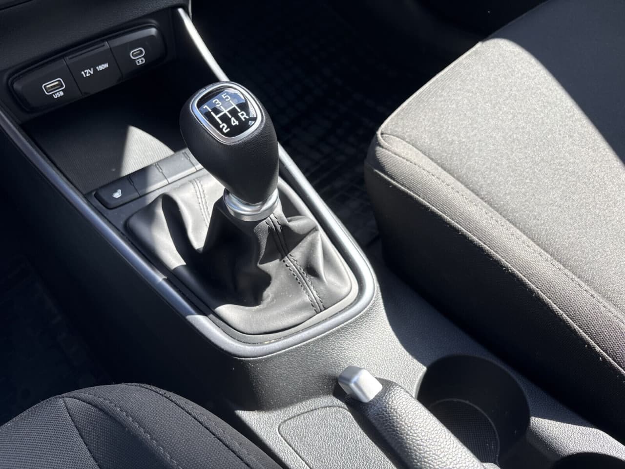 Hyundai i20 - zdjęcie 13