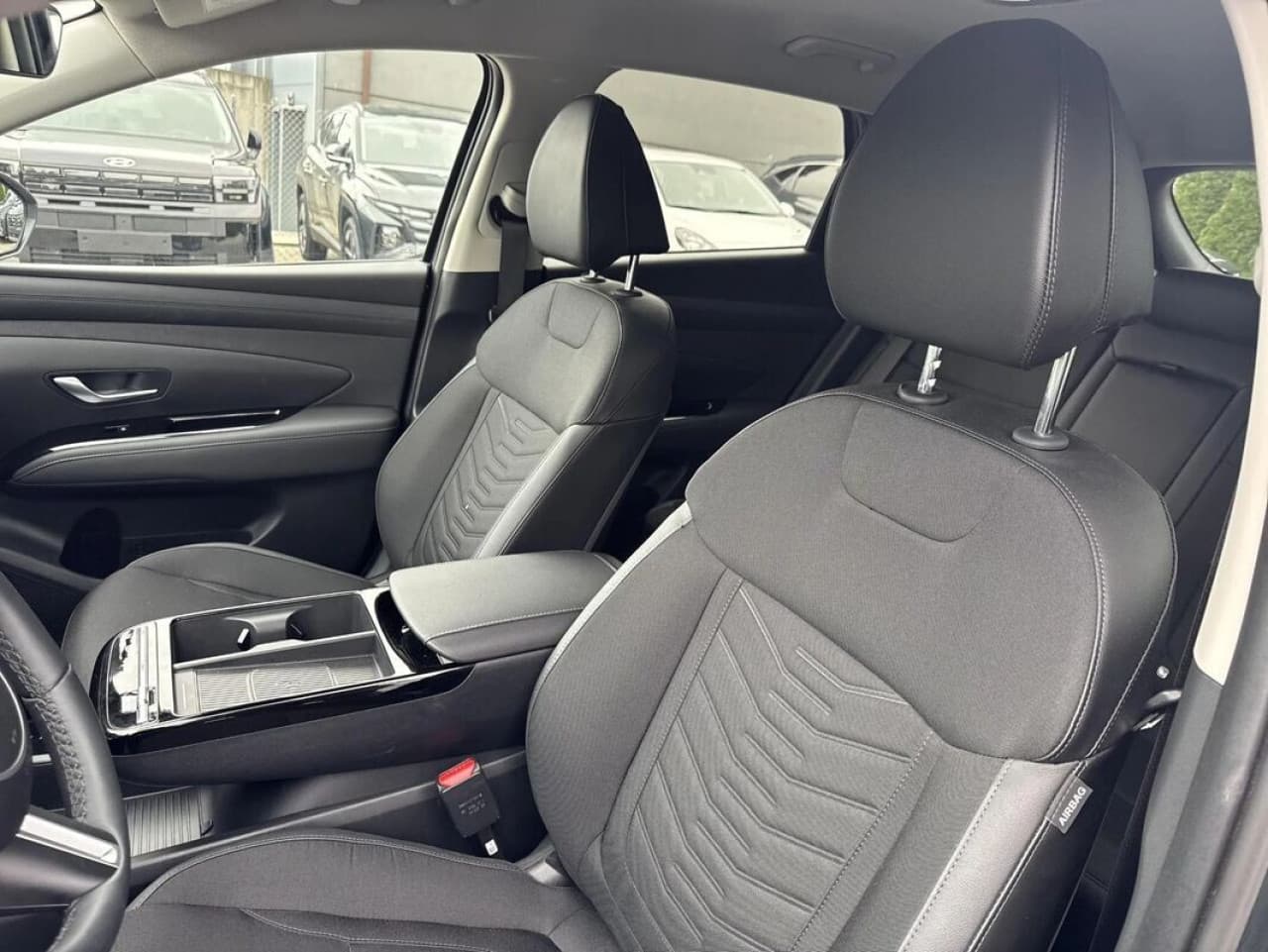 Hyundai Tucson - zdjęcie 4