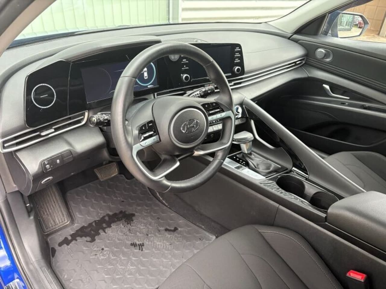 Hyundai Elantra - zdjęcie 8
