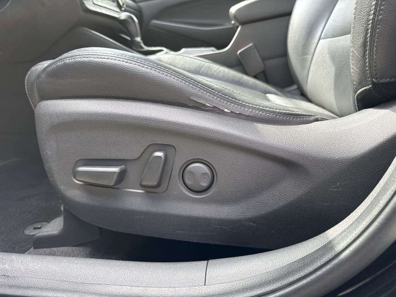 Hyundai Tucson - zdjęcie 13